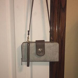 White crossover bag🤍